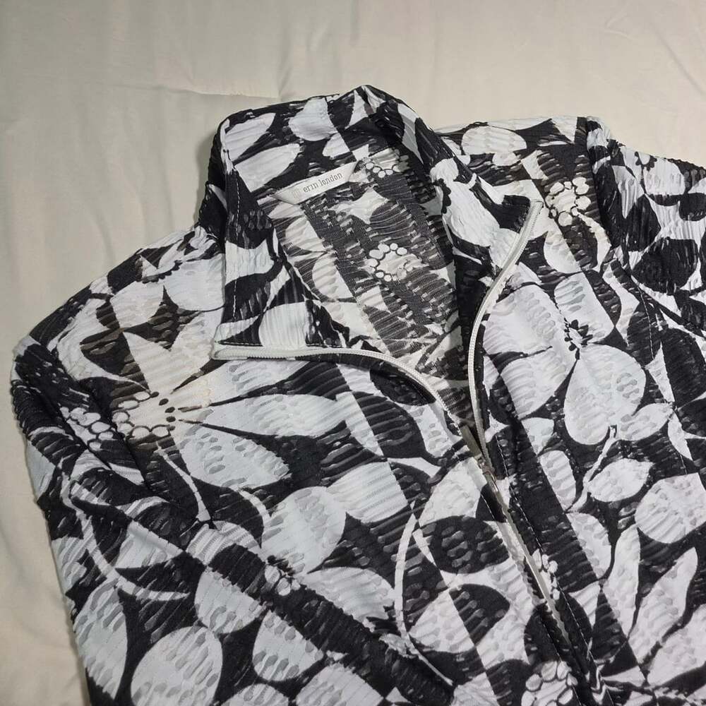 Erin London Full Zip Jacket Black White Floral Crinkle Textured M